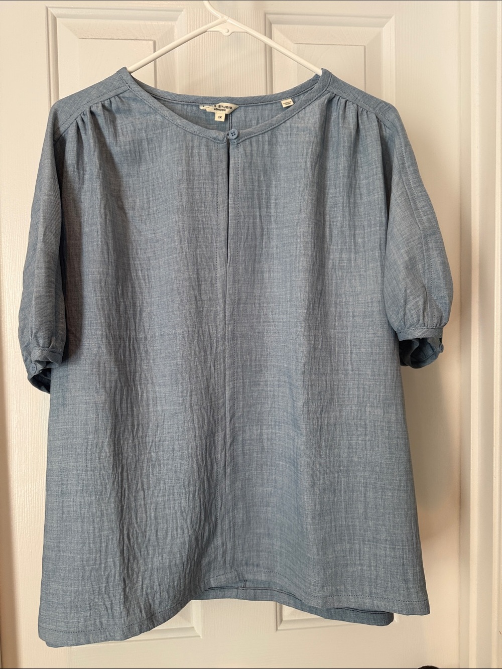 Max Studio Chambray Blue Short-Sleeve Button-Front Blouse